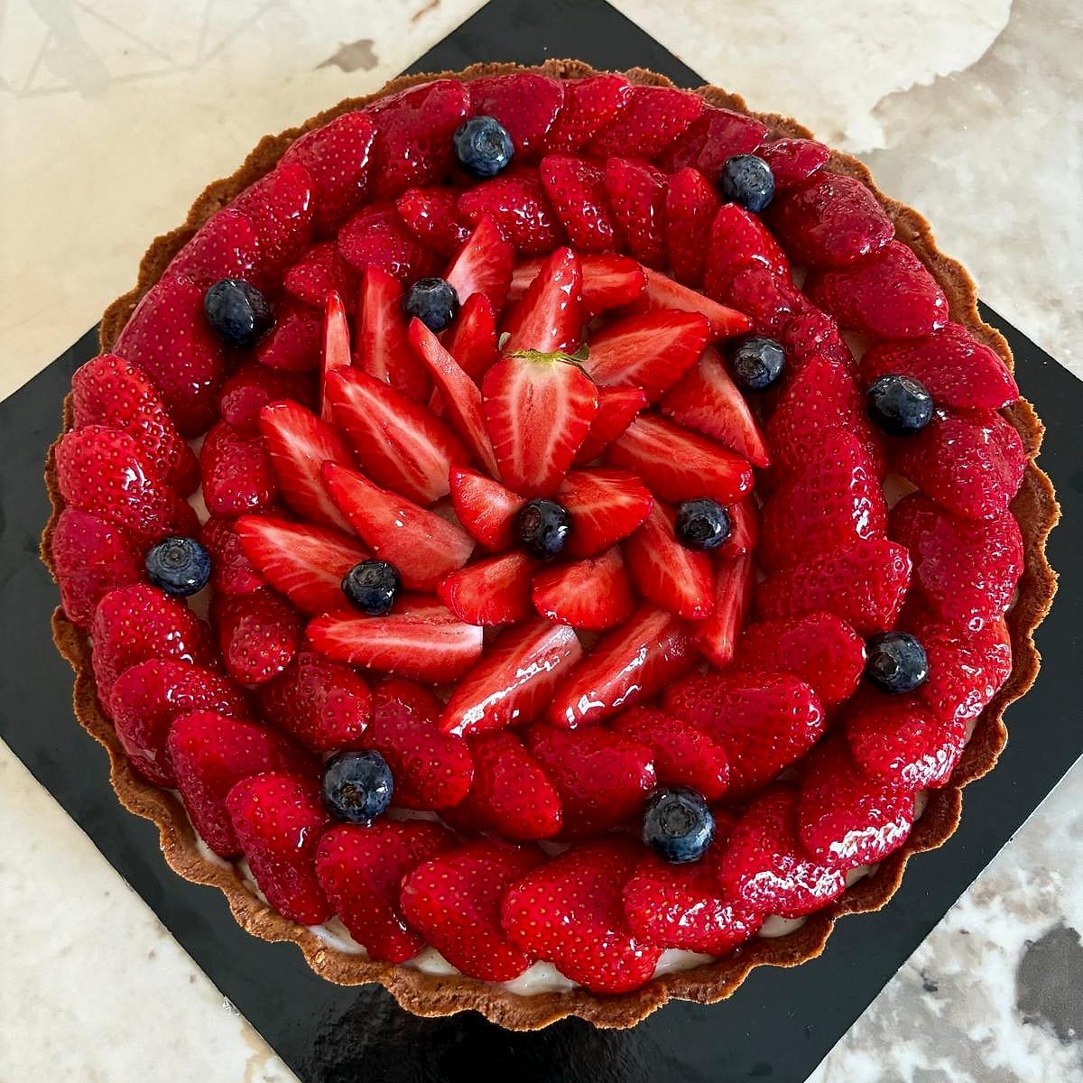 Tarte aux fraises et myrtilles